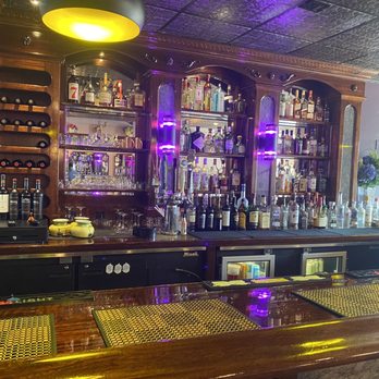 Cinnamon Grill - Interior of restaurant - Asian Fusion Near Me - New London, Connecticut