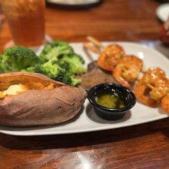 LongHorn Steakhouse - 6 6oz. Renegade Sirloin with 8ct. Redrock Grilled Shrimp - American Near Me - Chattanooga, Tennessee