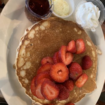 Louise's Pantry - Pancakes with Strawberries - American Near Me - La Quinta, California