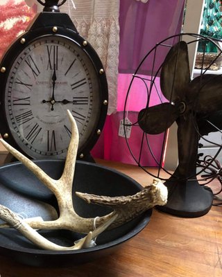 Warehouse Antique Mall Marion IL by null