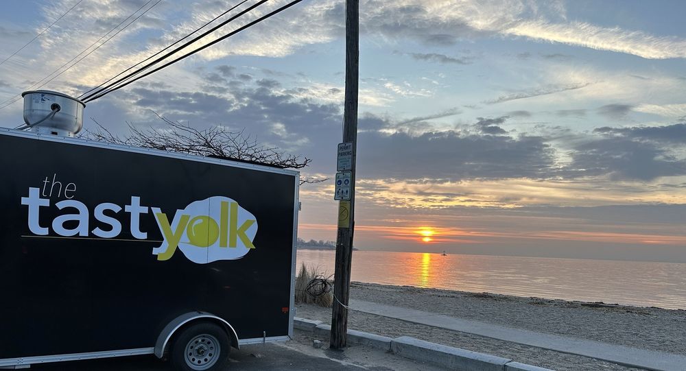 The Tasty Yolk Logo