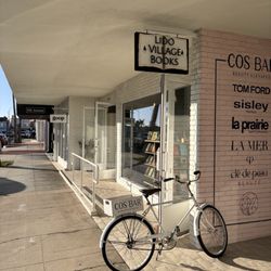 Lido Village Books - Exterior