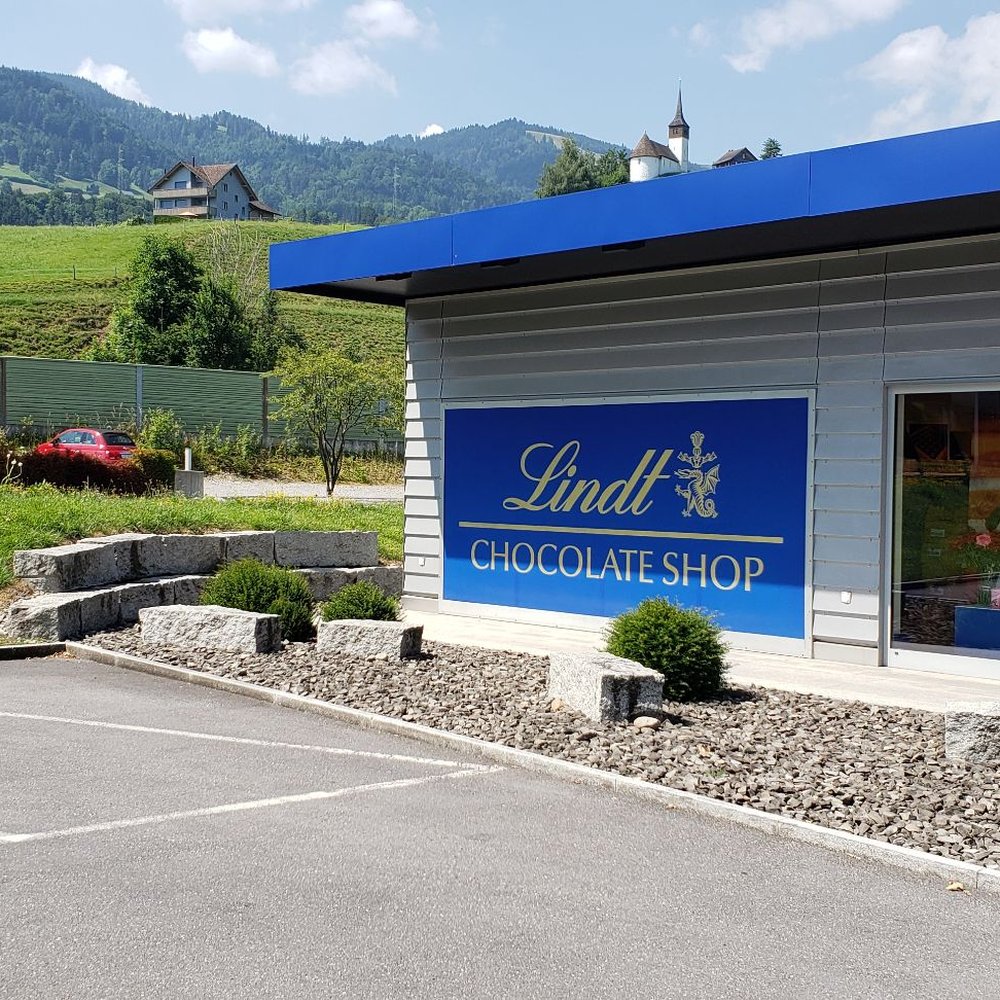 Lindt Factory Outlet - Chocolatiers & Shops Near Me - Kilchberg, ZH