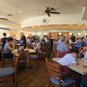 Aunt Emma's Pancakes - Sunday crowd - Pancakes Near Me - Chula Vista, California