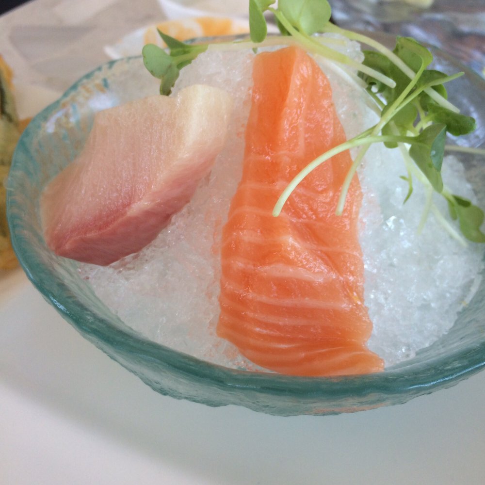 Amici Sushi - Sashimi!! They serve this over ice and it's SOOO fresh!! - Sushi Bars Near Me - Lathrop, California