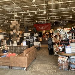 Kirkland's - Inside