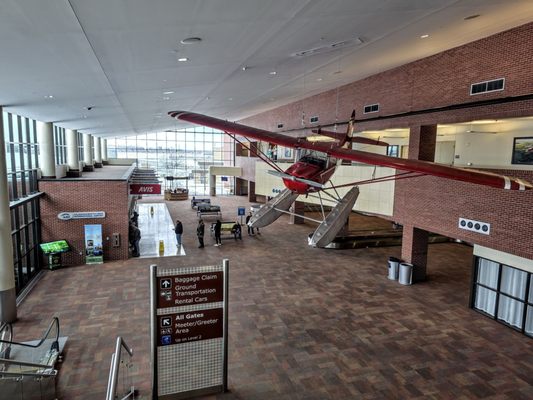 Kalamazoo/Battle Creek International Airport by null