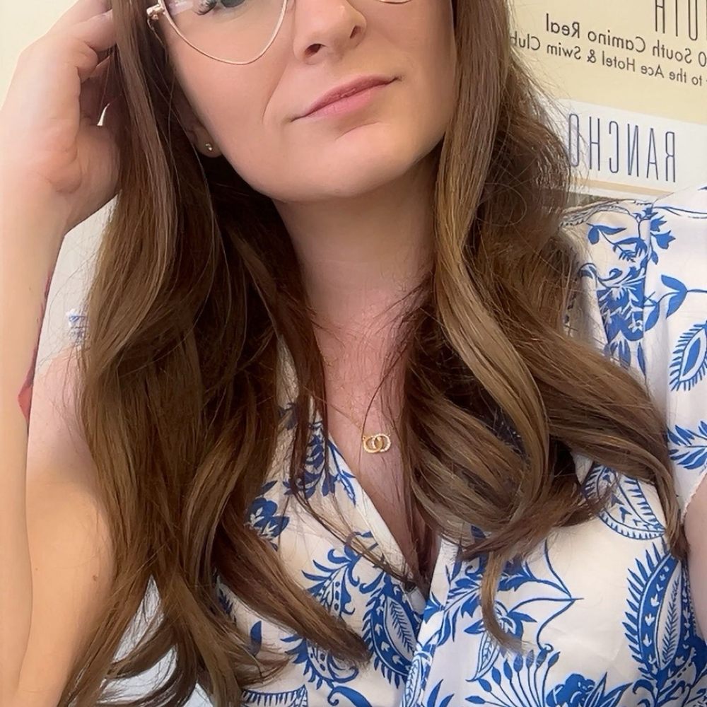 Two Palms Salon - Dark blonde neutral neutral (per the expert) - Hair Salons Near Me - Palm Springs, California Two Palms Salon - Dark blonde neutral neutral (per the expert) - Hair Salons Near Me - Palm Springs, California