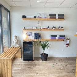 Jai Yoga Studio - Front desk