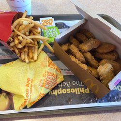 McDonald's - Nuggets, fries & a cheeseburger