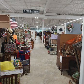 America’s Antique Mall - Antiques Near Me - Highland, Indiana America’s Antique Mall - Antiques Near Me - Highland, Indiana