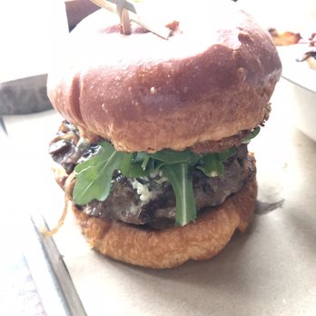 Le Chic Shack - Bison burger - Burgers Near Me - Quebec City, Quebec Le Chic Shack - Bison burger - Burgers Near Me - Quebec City, Quebec