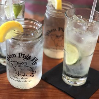 When Pigs Fly Pizzeria - Drinks on drinks on drinks - Pizza Near Me - Kittery, Maine