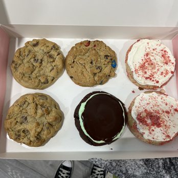 Crumbl - DeLand - Bakeries Near Me - DeLand, Florida