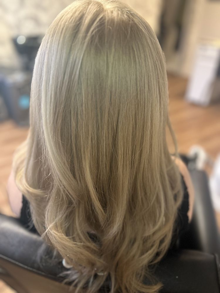 H & L Hair and Beauty Salon Logo