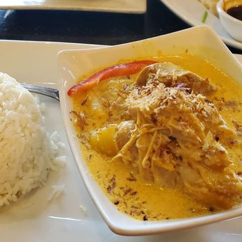 Thai House - This chicken curry lunch was da bomb...get this ...it'll wake up your taste buds! - Thai Near Me - Monterey Park, California
