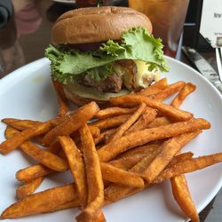 Olde Town Hall Restaurant & Pub - Grilled chicken sandwich with sweet potatoes fries