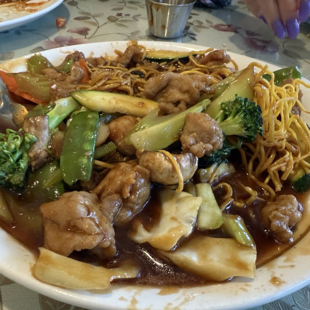Lucky Bowl - Pork pan fried noodles - Chinese Near Me - Sandy, Utah