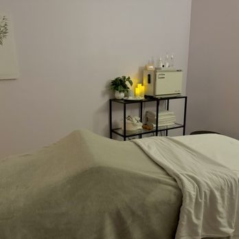 Nurturing Touch Massage & Acupuncture - Private clean room - Massage Therapy Near Me - Roseville, California