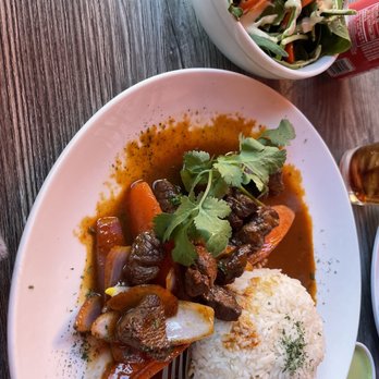 Mancora Peruvian Cuisine - Lomo Saltado with salad instead of Fries. - Peruvian Near Me - Alhambra, California Mancora Peruvian Cuisine - Lomo Saltado with salad instead of Fries. - Peruvian Near Me - Alhambra, California
