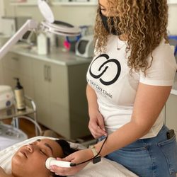 The Skin Care Clinic - Signature Facial with Ultrasound