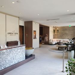 Anda Spa - The entryway