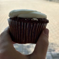 RJ Cafe & Bistro - Red Velvet Cupcake