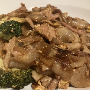Thai Table - Pad see ew with pork - Thai Near Me - Whittier, California Thai Table - Pad see ew with pork - Thai Near Me - Whittier, California