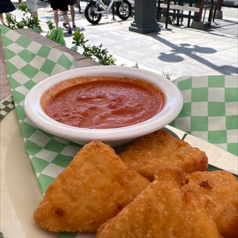 Barney's Beanery - Mac and cheese wedges. - Breakfast & Brunch Near Me - Santa Monica, California Barney's Beanery - Mac and cheese wedges. - Breakfast & Brunch Near Me - Santa Monica, California