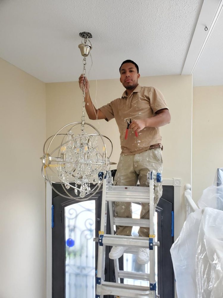 Slide of Supreme Construccion