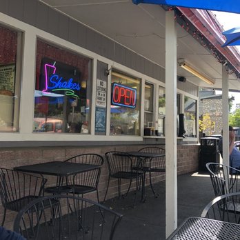 Burger Barn - the outside of a restaurant with tables and chairs - Burgers Near Me - Dunsmuir, California