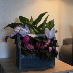 Casa De Flores - I received this Beautiful Easter arrangement carefully and thoughtfully arranged. I love it.