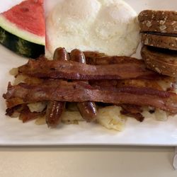 Loose Caboose Cafe - Classic breakfast