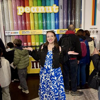 M&M'S New York - Peanut M&M wall - Candy Stores Near Me - New York, New York M&M'S New York - Peanut M&M wall - Candy Stores Near Me - New York, New York