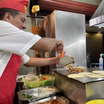 El Kalimán - Al-Pastor station - Tacos Near Me - Ciudad de México, DIF El Kalimán - Al-Pastor station - Tacos Near Me - Ciudad de México, DIF