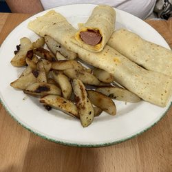 Cora's Breakfast & Lunch - Frankfurter crepe