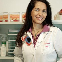 Dr. Ursula Scholz - Dr. Ursula Scholz