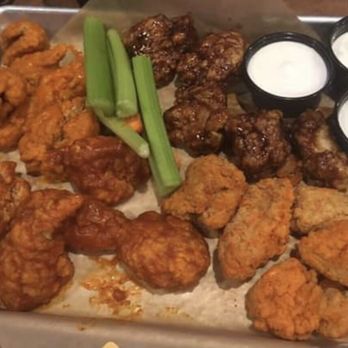 Buffalo Wild Wings - $23 for this plate is a rip off - Chicken Wings Near Me - Hemet, California Buffalo Wild Wings - $23 for this plate is a rip off - Chicken Wings Near Me - Hemet, California