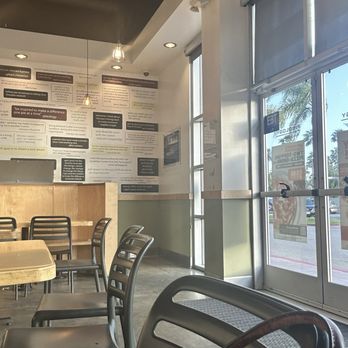 Pieology Pizzeria Southbay Pavillion Mall - Pizza Near Me - Carson, California