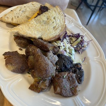 Roux Diner - Patty melt with breakfast potatoes - Breakfast & Brunch Near Me - Chicago, Illinois Roux Diner - Patty melt with breakfast potatoes - Breakfast & Brunch Near Me - Chicago, Illinois