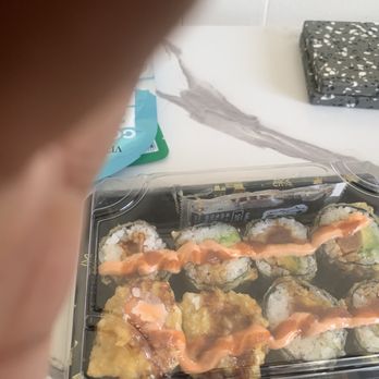 Shun Ramen & Sushi - Deep fried spicy California Roll - Ramen Near Me - Madison Heights, Michigan Shun Ramen & Sushi - Deep fried spicy California Roll - Ramen Near Me - Madison Heights, Michigan