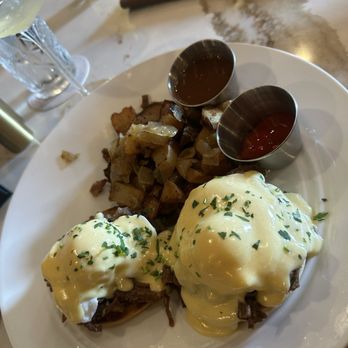 The Porch Pour - Barbacoa Benny - Beer Bar Near Me - Midlothian, Texas