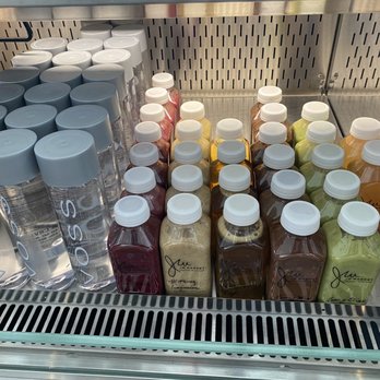 JW Marriott Market Cafe - Fresh pressed juices - Cafes Near Me - Tampa, Florida