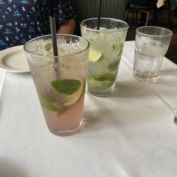 Raspberry and lime mojito