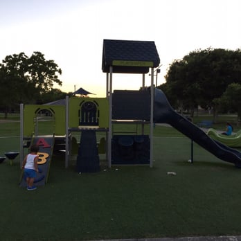 Centennial Park - Toddler playground - Parks Near Me - Pearland, Texas