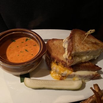 The Tavern Restaurant - Grilled Cheese & Tomato Soup - American Near Me - Philadelphia, Pennsylvania The Tavern Restaurant - Grilled Cheese & Tomato Soup - American Near Me - Philadelphia, Pennsylvania