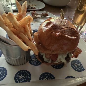 Growlers - Wagyu beef bacon burger - Sports Bars Near Me - Chula Vista, California Growlers - Wagyu beef bacon burger - Sports Bars Near Me - Chula Vista, California