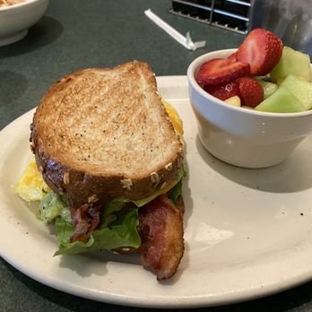 Metro Diner - Avocado Breakfast Sandwich - Diners Near Me - Murfreesboro, Tennessee