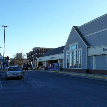 Stop & Shop - Storefront - Grocery Near Me - Holyoke, Massachusetts