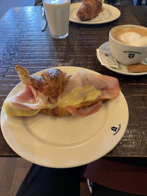 Café Restaurant De Ysbreeker by null